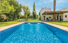 Stunning home in Écija with 6 Bedrooms